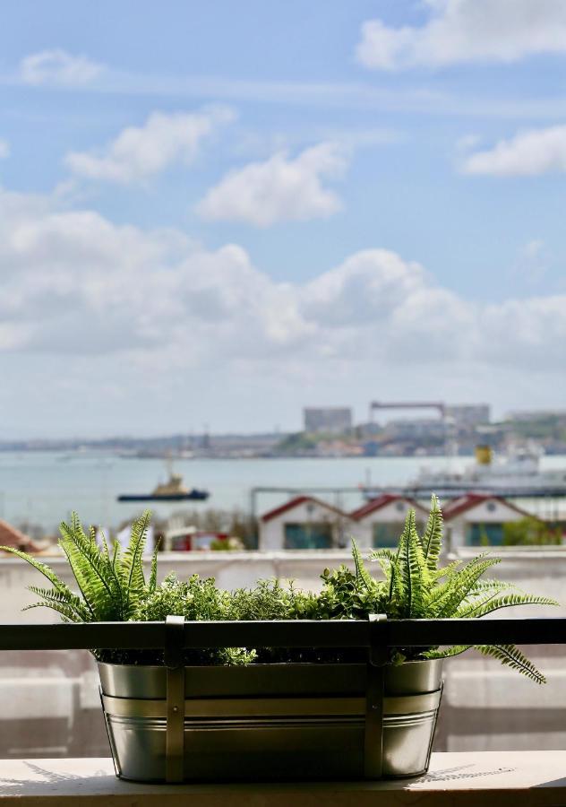 Luxury Apartment By Myplaceforyou, Very Quiet, Close To Time Out Market Lissabon Exterior foto